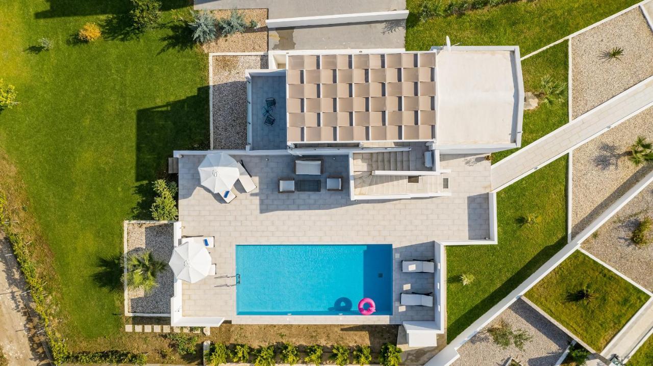 Asteria Pearl Villa 2 With Rooftop Jacuzzi Tigkaki  Exterior photo