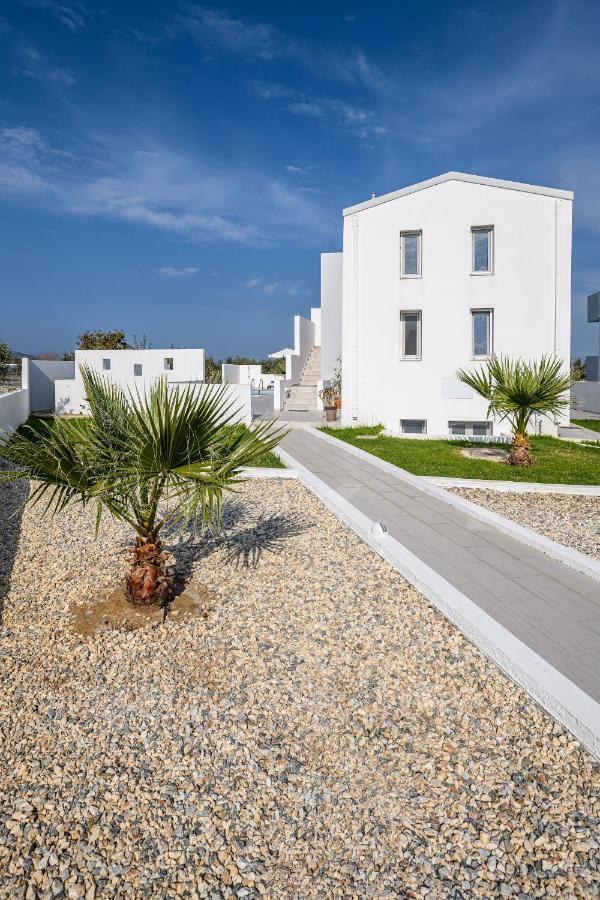 Asteria Pearl Villa 2 With Rooftop Jacuzzi Tigkaki  Exterior photo