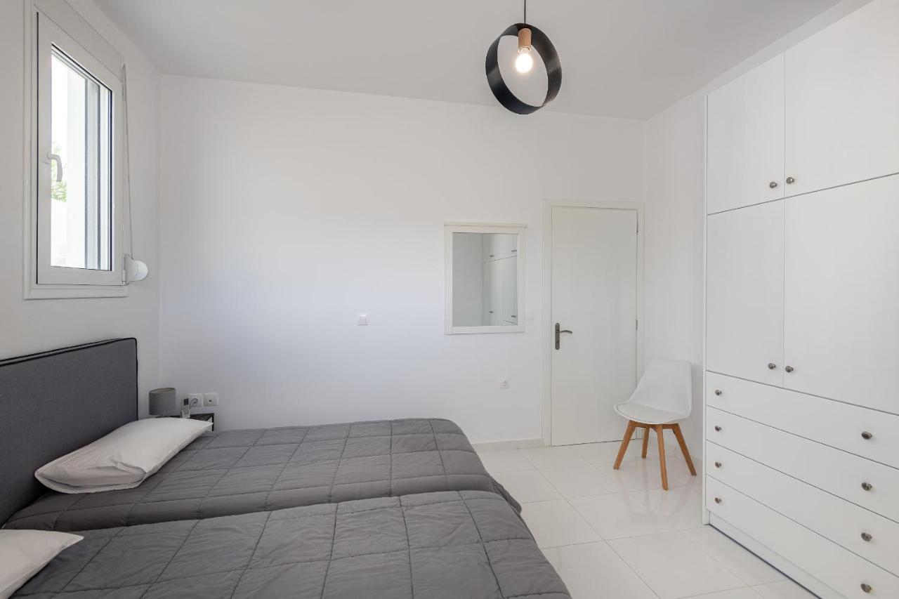Asteria Pearl Villa 2 With Rooftop Jacuzzi Tigkaki  Exterior photo