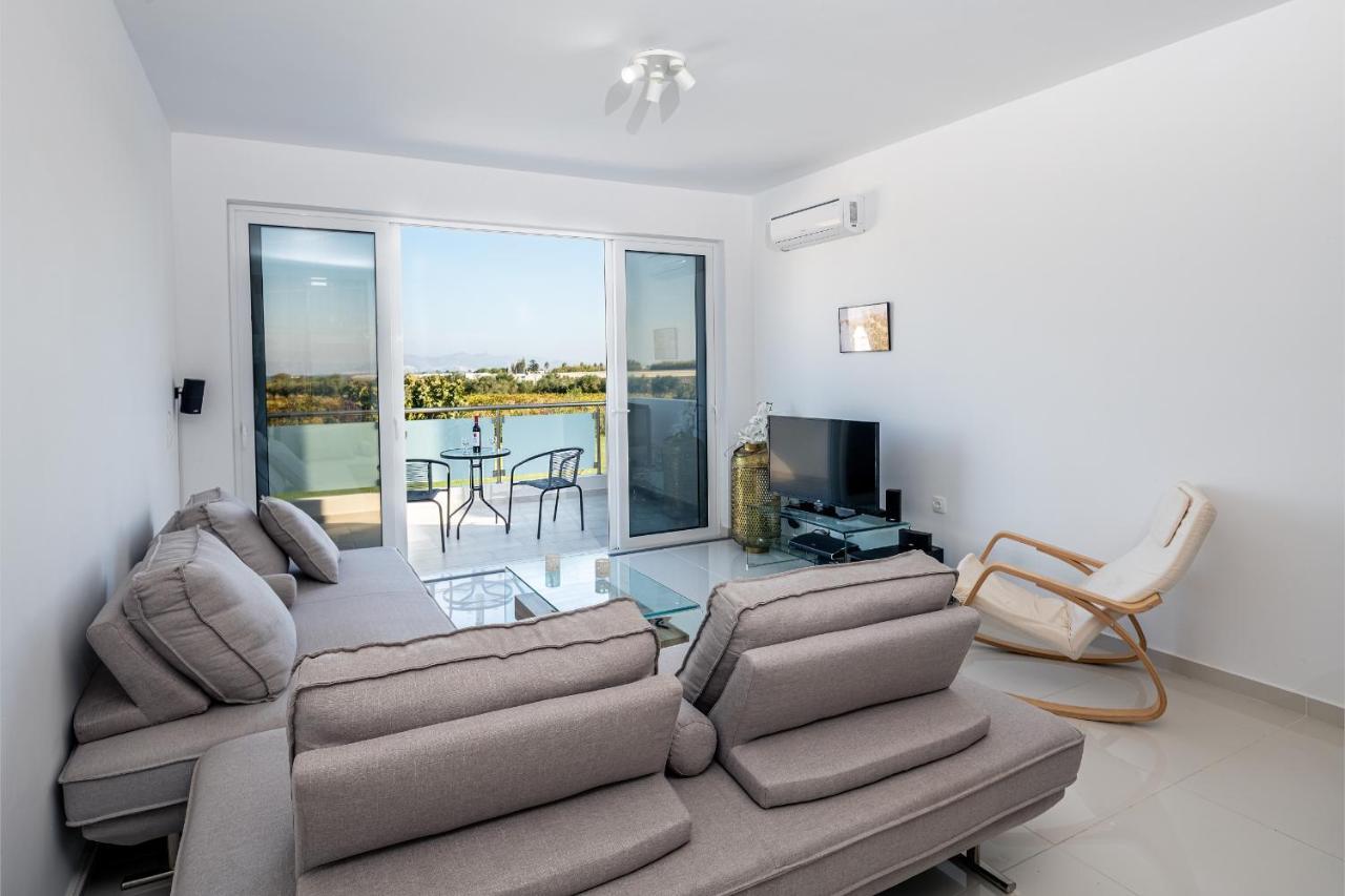 Asteria Pearl Villa 2 With Rooftop Jacuzzi Tigkaki  Exterior photo