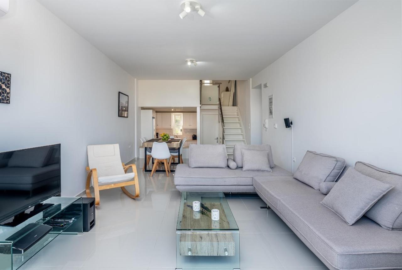 Asteria Pearl Villa 2 With Rooftop Jacuzzi Tigkaki  Exterior photo