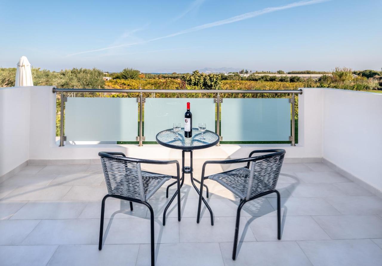 Asteria Pearl Villa 2 With Rooftop Jacuzzi Tigkaki  Exterior photo