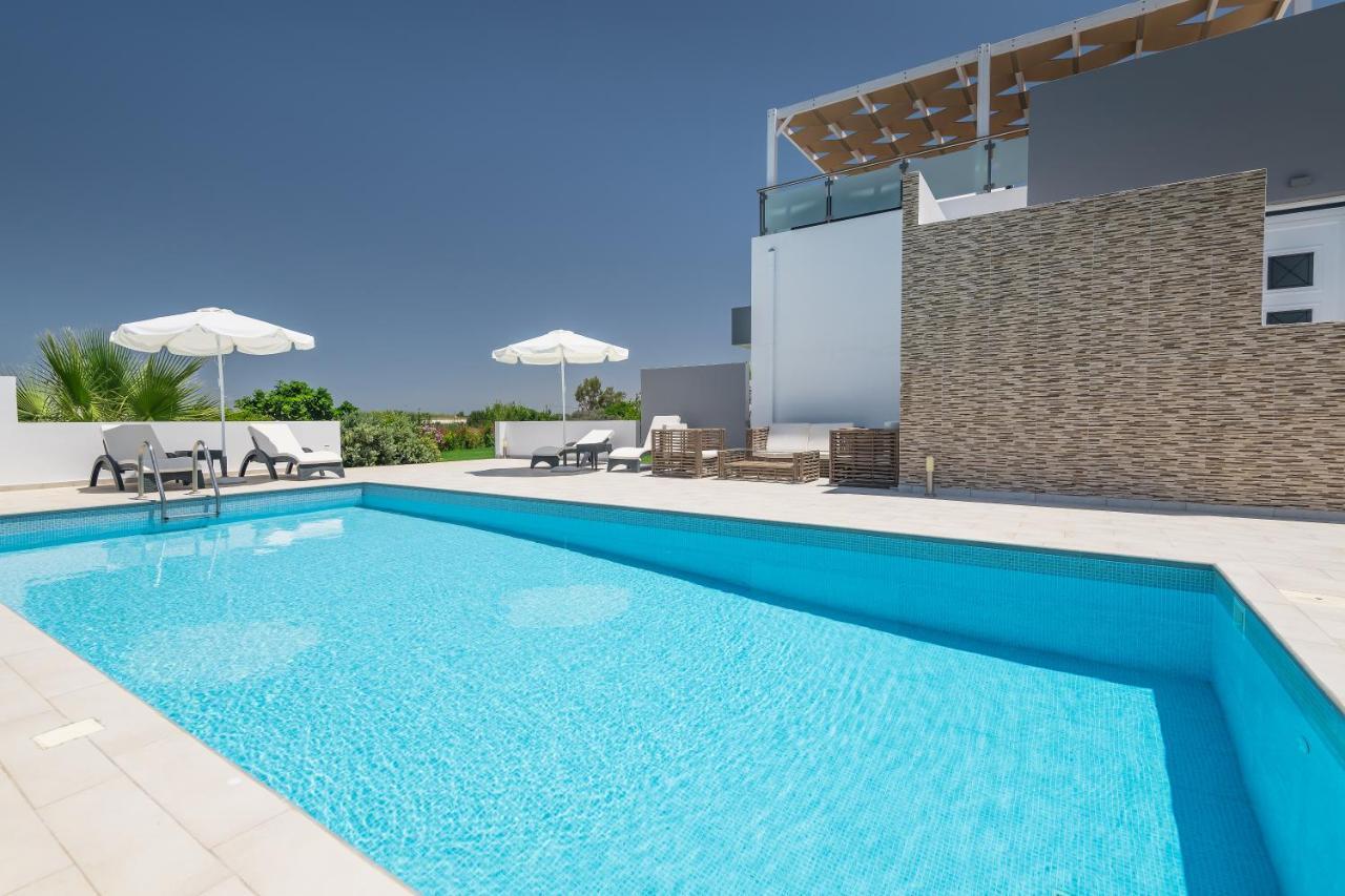 Asteria Pearl Villa 2 With Rooftop Jacuzzi Tigkaki  Exterior photo